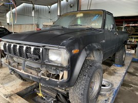 1982 TOYOTA TRUCK BLACK SR5 STD CAB 2.4L MT 4WD Z19468